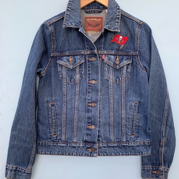 the bay levis jean jacket